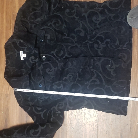 Black on black embroidery Fits like a jean jacket Pockets Snug Croft & Barrow XL - Picture 4 of 7